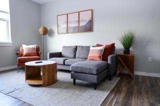 Luxury Apartment with Gym, Steps From Commuter Rail #3013 - Reading - 5