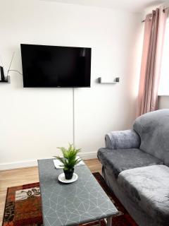 Penn Gardens 2 beds Apartment-2 - Friern Barnet - 1