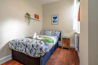 Modern Serviced Apartment: Views of Village Center - Bristol - 8