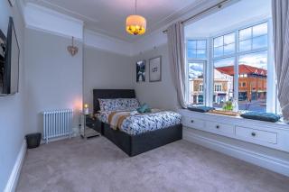 Modern Serviced Apartment: Views of Village Center - Bristol - 4