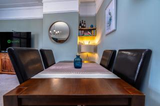 Modern Serviced Apartment: Views of Village Center - Bristol - 3