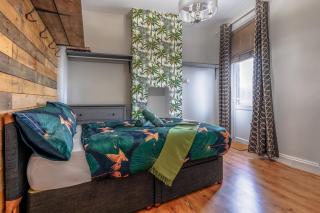 Luxury Serviced Apartment with City Views - 3