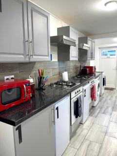 Penn Gardens Spacious Studio - 3 - Friern Barnet - 1