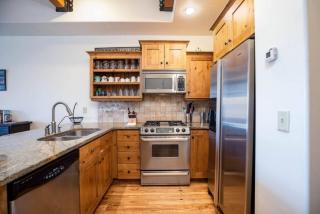 Mountain Retreat Hot Tub Views,Near Shops - 2