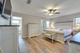 Walk to Gulf Tranquil Home with Yard in PCB! - Panama City Beach - 2