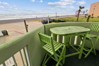 Pelicondo is an Ocean Front Condo with Beach View - Galveston - 7
