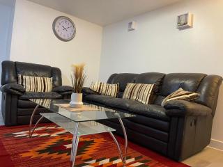 Crescent 2 beds Apartment - Goodmayes - 8