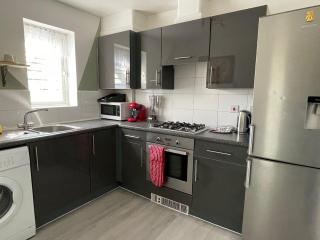 Crescent 2 beds Apartment - Goodmayes - 4