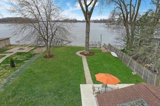 Meyers Bay Sunset Lakefront Cottage in Fox Lake with Boat Pier - 3
