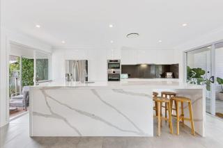 Water View Family Getaway - WiFi, Pool, BBQ - Gold Coast - 9