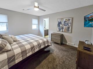 The Barefoot Lodge at Bridges Bay Resort - Arnolds Park - 3