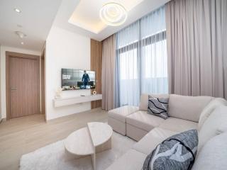 Serene 1-Bedroom Retreat in Azizi Riviera with Calming Tones - 9
