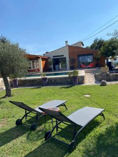 VILLA au calme VUE MAGNIFIQUE entièrement climatisée et piscine - Villeneuve-lès-Avignon - 4