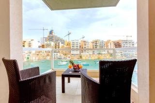 BnBNova - Saint Julian's Seafront 2BR with Terrace - St Julian's - 3