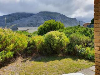 Betty's Bay Quaint Cottage - 4