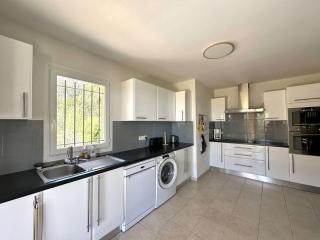 VILLA ELODIE climatisée pour 10 personnes avec piscine privée à La Londe les Maures - La Londe-les-Maures - 6