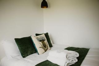 Luxury 1 bedroom Glamping Cabin with Hot Tub & BBQ - 1