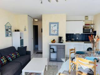 Agréable 2 pièces, piscine, parking, proche plage - 3