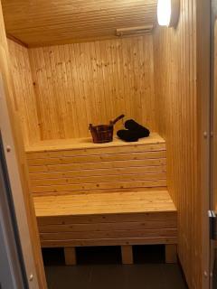 Modern Lakeside Cabins Jacuzzi and Sauna Up To 18 People - Vradal - 4