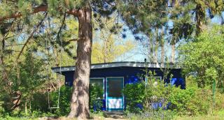 Blauer Bungalow am See mit Boot - Klein Labenz - 0