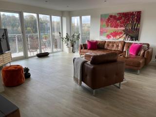 Stunning Waterfront Apartment Close to Cardiff Bay and Penarth With Parking - Cardiff - 0
