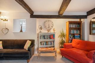 17th Century Cottage in Bideford Private Parking - 1