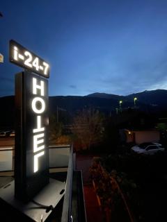 Long & Short Stay Hotel Bahnhof Ausserberg - Ausserberg - 7