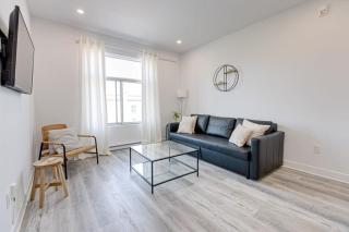 M11 Upscale Spacious 1BR wKingBed AC in Heart of PlateauMile-End - Montreal - 3