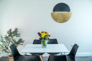 Spacious Boutique 2 Bed Apartment Retreat Flexi BM - Finchley - 1