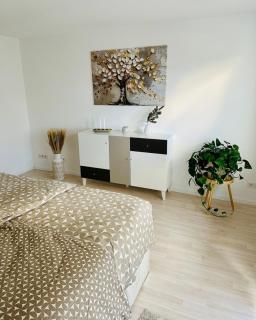 Golden Hour Apartment - Kaiserslautern - 8