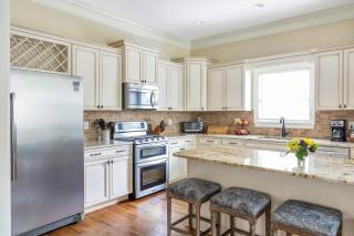 The Classy Craftsman - Beautiful Decor & Pool - Atlanta - 5