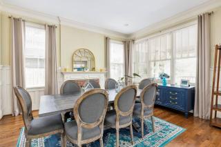 The Classy Craftsman - Beautiful Decor & Pool - Atlanta - 3