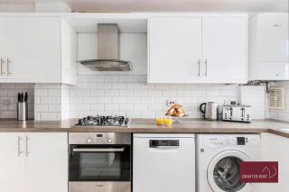 Guildford - Two Bed House - 2