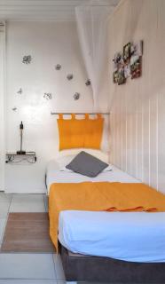 Bungalow charmant à Bouillante avec terrasse privée - 1