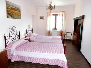 Charming villa in Barga with enclosed garden and fireplace - Barga - 5
