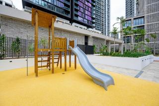 Olympic Park modern apt near train shops with pool - 6