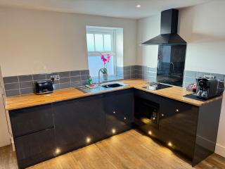 Cedar Barn - Nantwich, with Hot Tub - 8