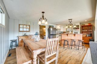 Cozy Table Rock Lake Boathouse with Pool Access - Cape Fair - 4