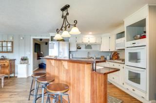 Cozy Table Rock Lake Boathouse with Pool Access - Cape Fair - 2