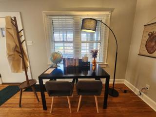 Katherine's Cozy Bungalow - 8