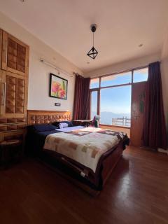 Valley View 1 BHK Boutique Suite by Hillspeak Homes - 6