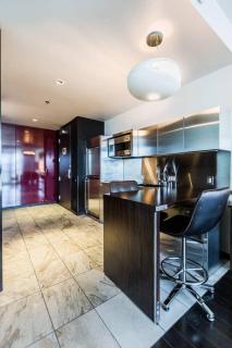 Stunning Strip View Studio w BALCONY ACCESS 35308 - 6