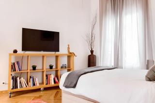 Elegant Apartment in the Heart of Madrid, 100m² with Parking - 4