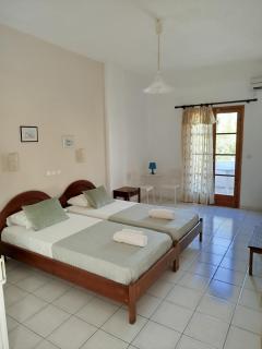 Relax on Santorini - 4