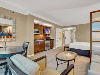 Ultimate Vegas Trip with Sphere View, Pool and Gym - 3