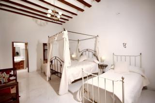 Charming House in Ayora + Terrace - 0