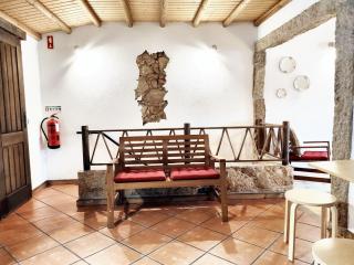 Charming House in Beirã with Garden - Beirã - 9