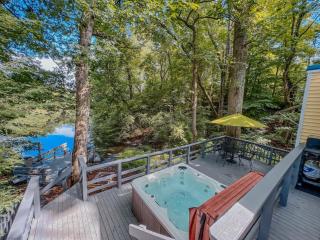 Lake Life, Hocking Hills, Hot Tub, Fireplace, Pond - Rockbridge - 0