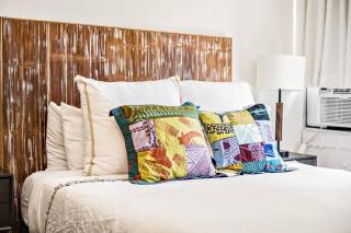 Island Style Studio Near the Shore - 0