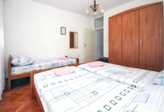 Charming Apartment in Tisno near Beaches - Tisno - 6